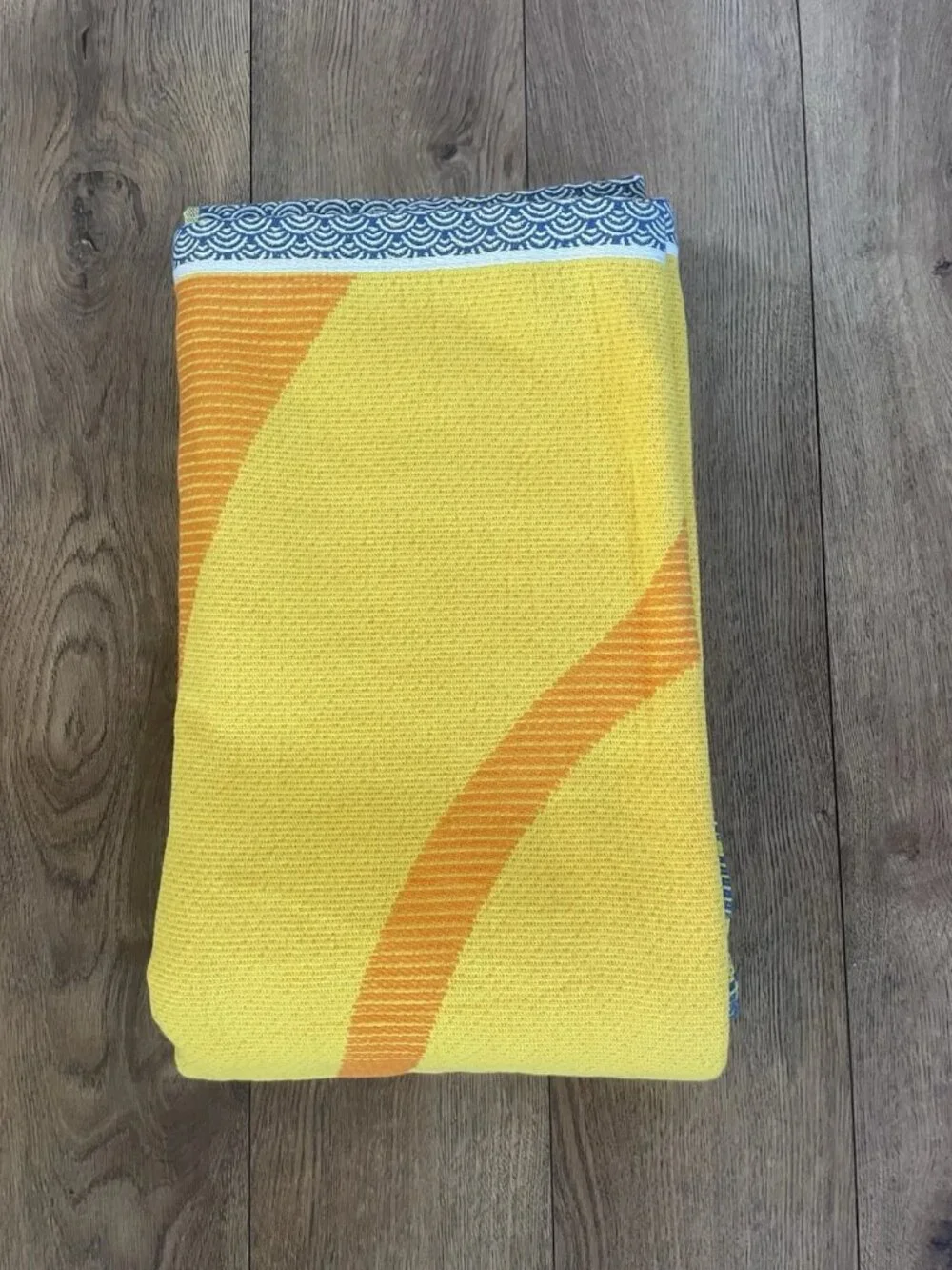 Trident Oversized Beach Towel, 100% Cotton, 40IN X 72IN, NEW